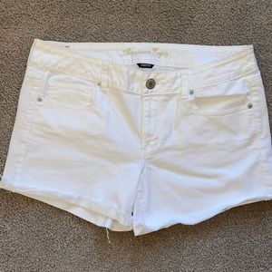 American Eagle - Women’s White Cut-off Jean Shorts. Size 14